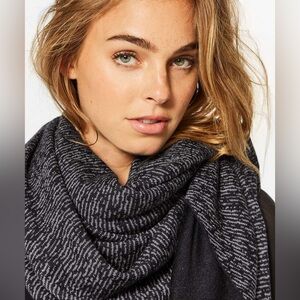 Lululemon Flo and Go Scarf